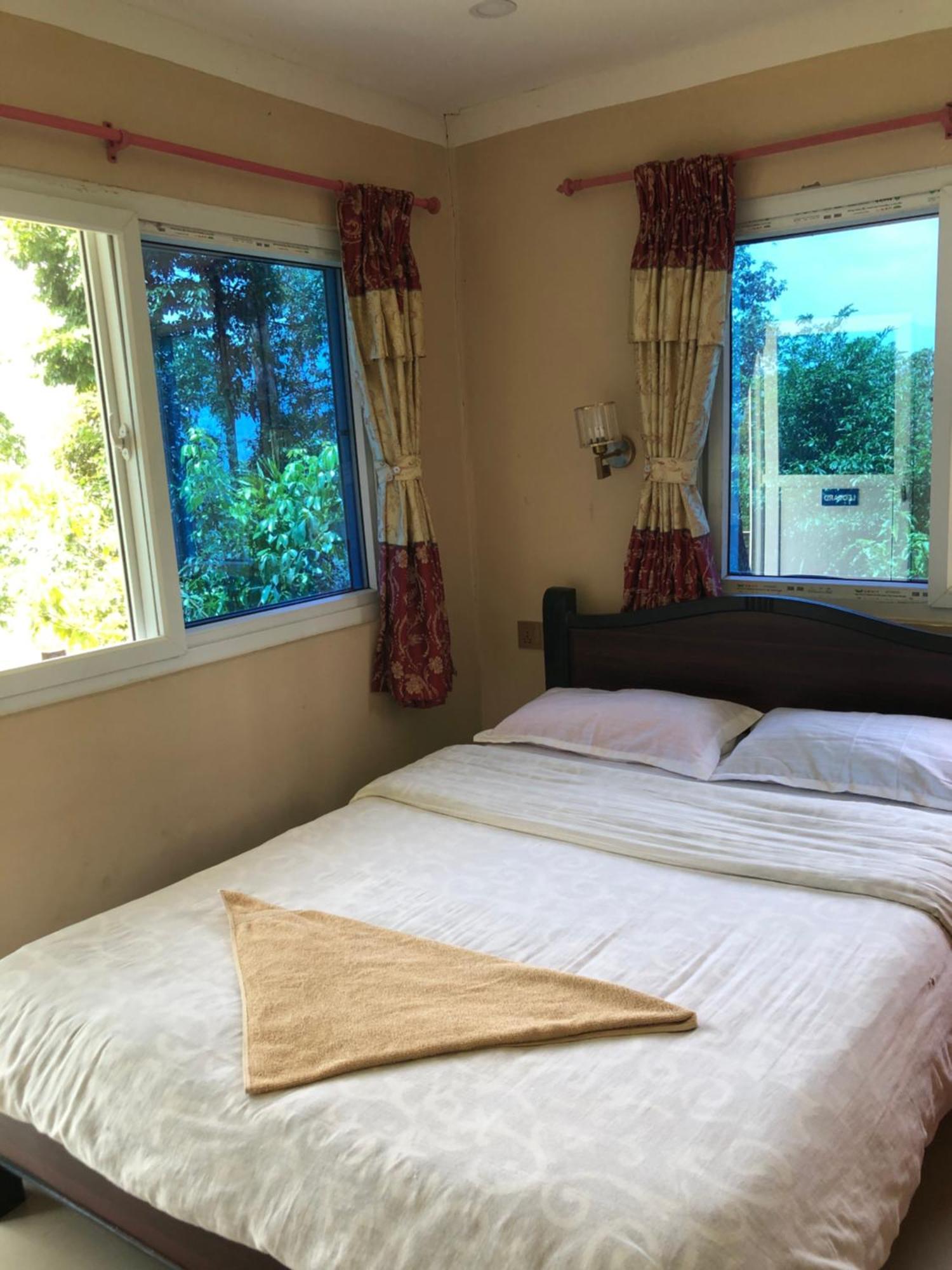 Into The Wild Pokhara Lodge *
